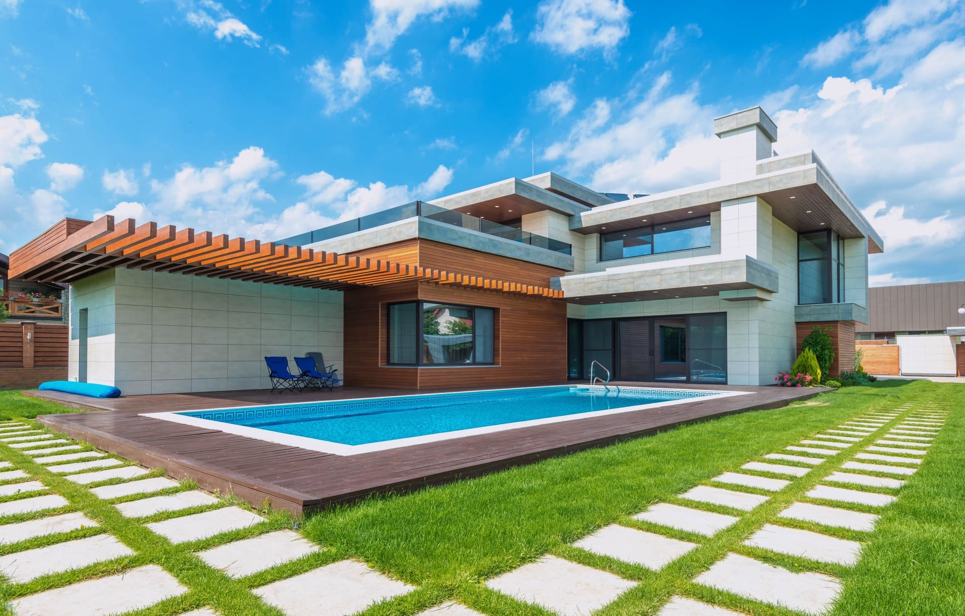 Background Image: Contemporary house with pool